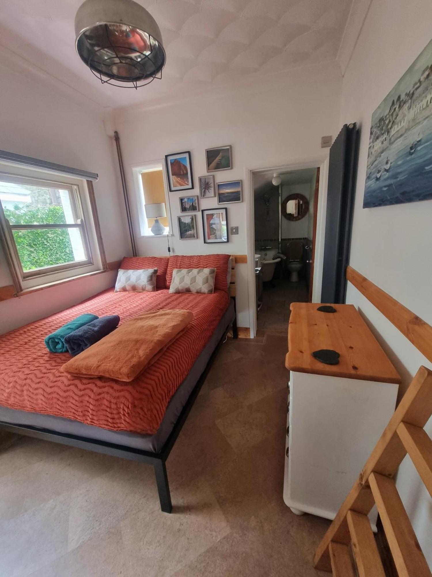 Shore Thing - Just A Stones Throw From The Beach แซนด์เกต ภายนอก รูปภาพ